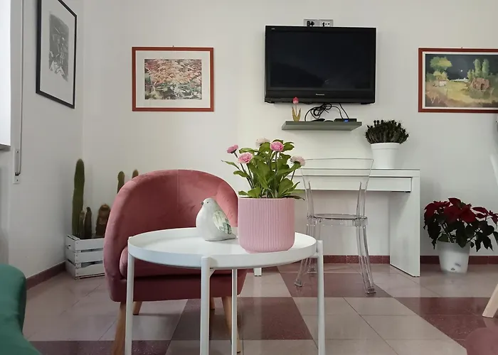 Porta Rivera Plesso Stazione Otel LʼAquila